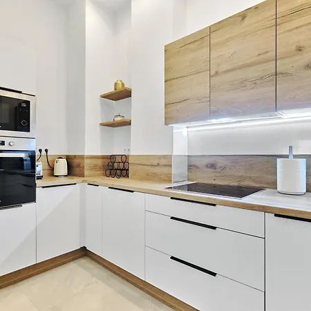 110m Kkara 3br 2ba Plaza Nueva View Apartment *