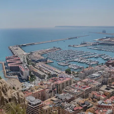 110m Kkara 3br 2ba Plaza Nueva View Lägenhet