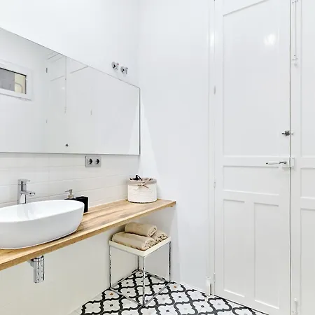 Apartment 110m Kkara 3br 2ba Plaza Nueva View *